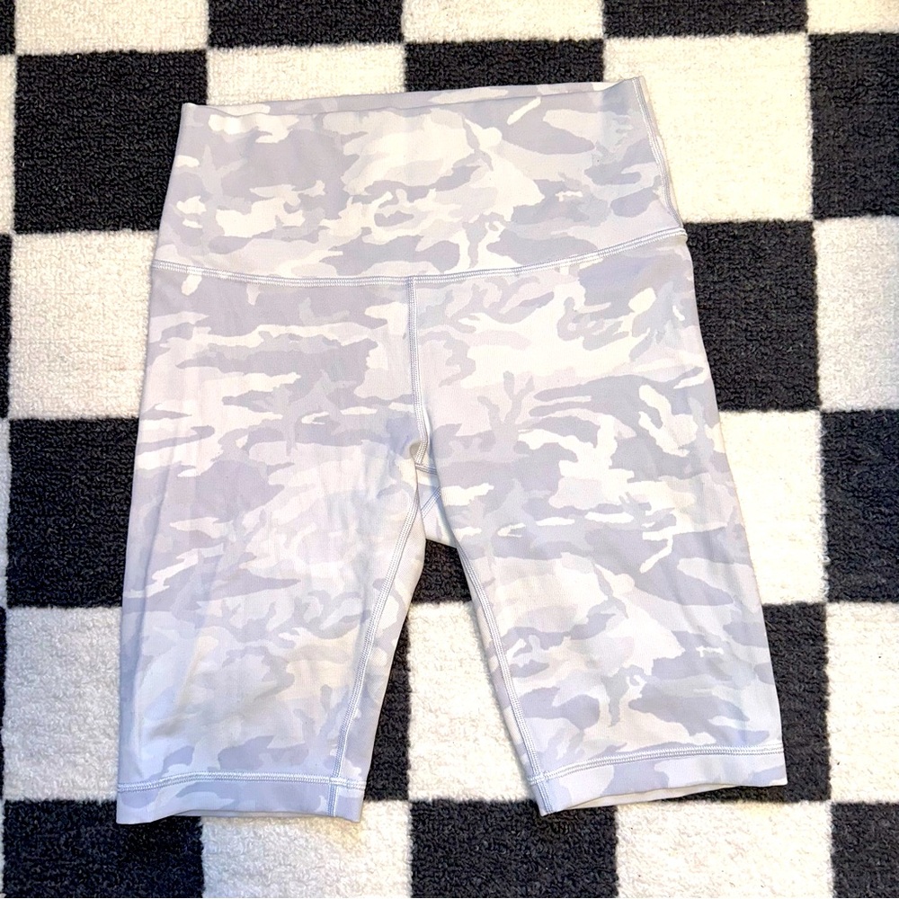 Lululemon Wunder Under Short